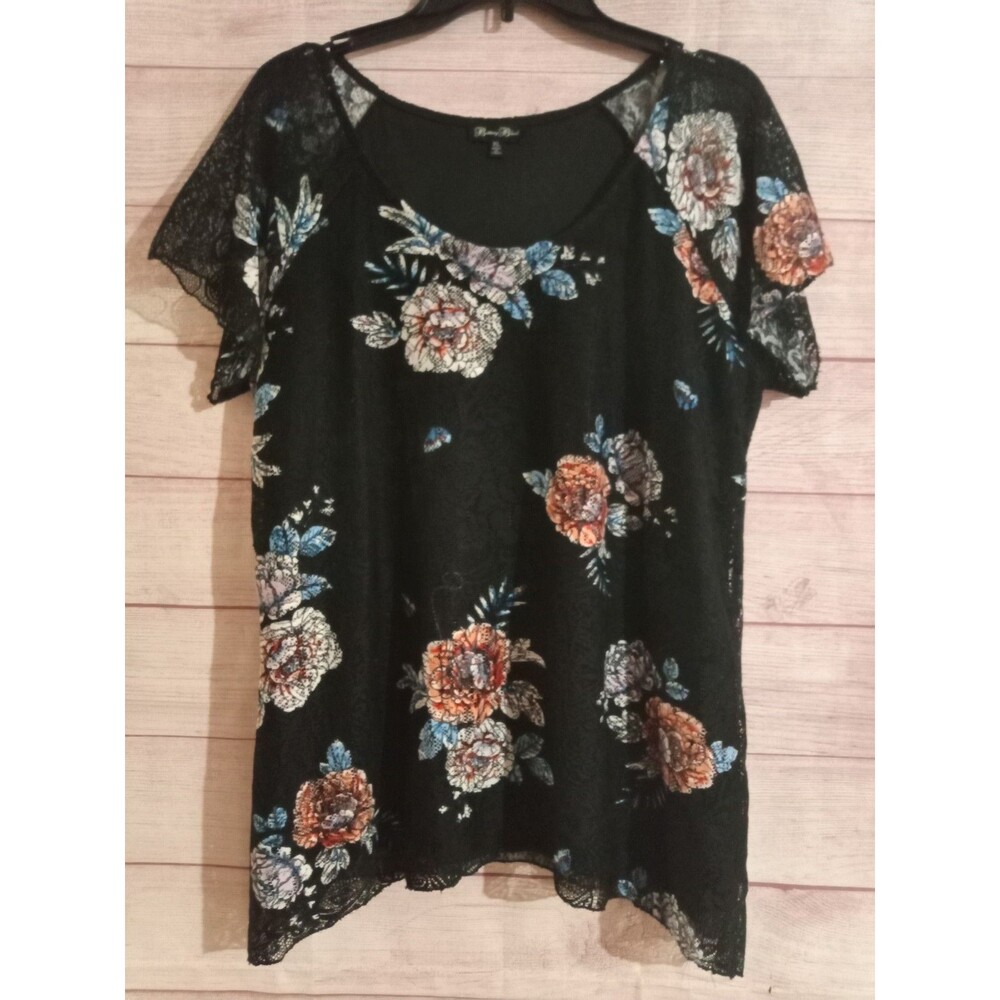 Brittany Black Tunic Top Women's Size X Large Floral Sharkbite Hem Lace Top